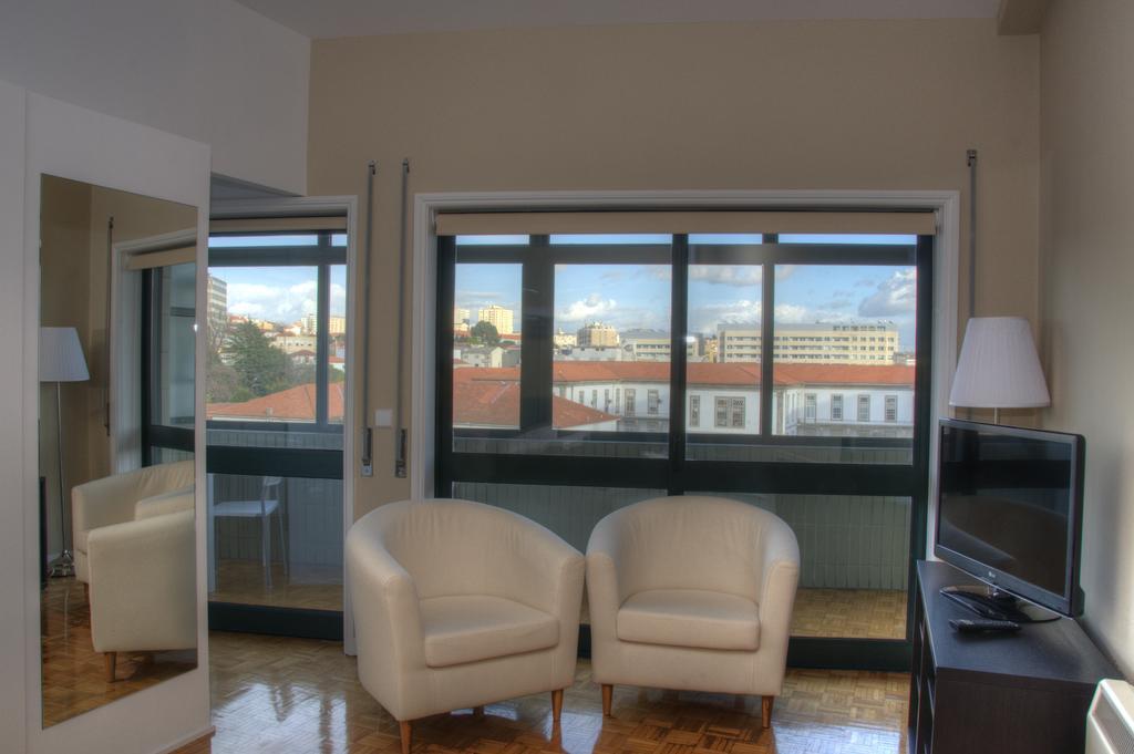 Low Cost Tourist Apartments - Casa Da Musica ปอร์โต ภายนอก รูปภาพ