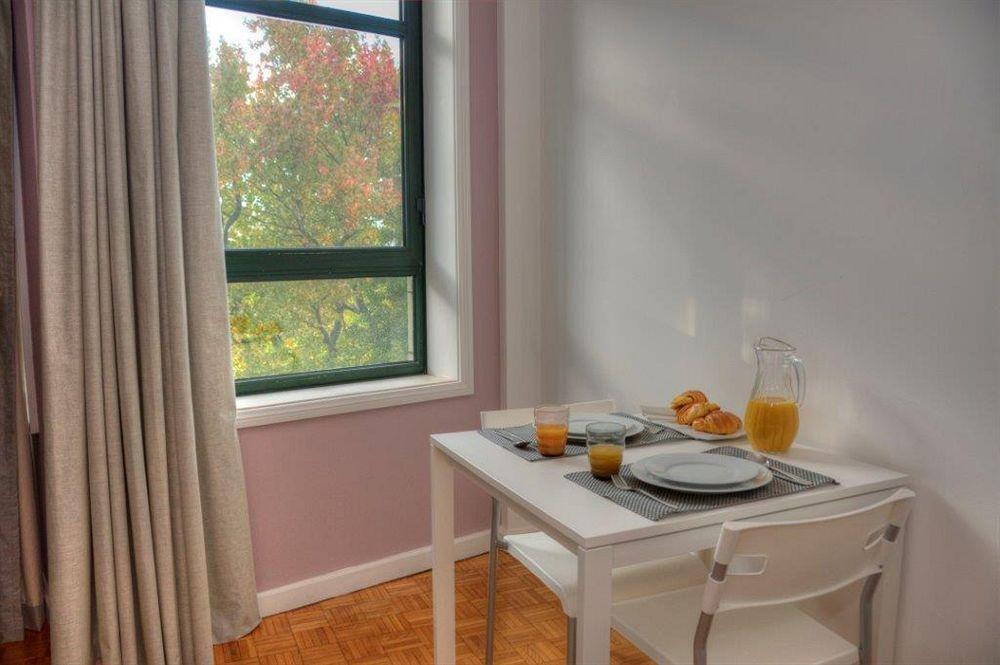 Low Cost Tourist Apartments - Casa Da Musica ปอร์โต ภายนอก รูปภาพ