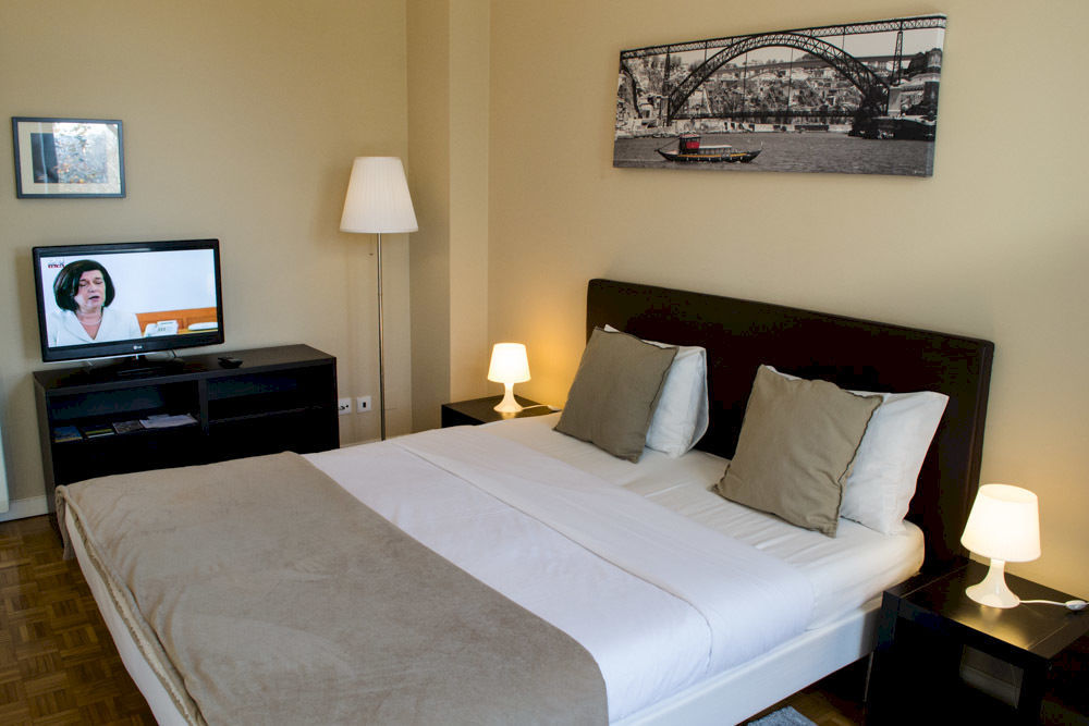 Low Cost Tourist Apartments - Casa Da Musica ปอร์โต ภายนอก รูปภาพ